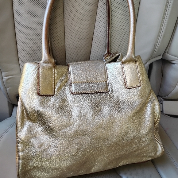 stylish Kate Spade New York Bexley Jessie tote bag features a solid pattern - Picture 10 of 11